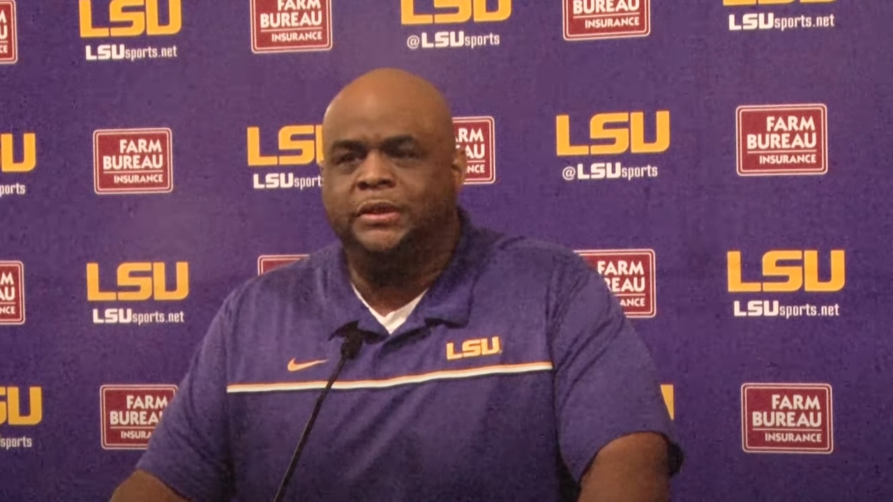 Brad Davis to remain on Brian Kelly's LSU staff | TigerBait.com