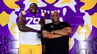 Offensive lineman Ory Williams commits to LSU