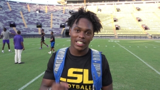 WATCH: 5-star RB Harlem Berry on who he's recruiting to join him at LSU plus action clips