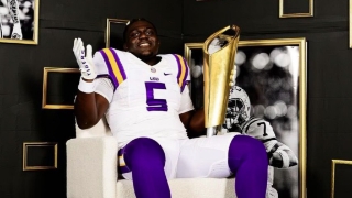 Defensive tackle Walter Mathis Jr. commits to LSU